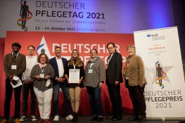 2021 - Deutscher Pflegepreis Kategorie "Nachwuchs" verliehen von der BGW: Projekt "Kommunikation statt Kontrolle"